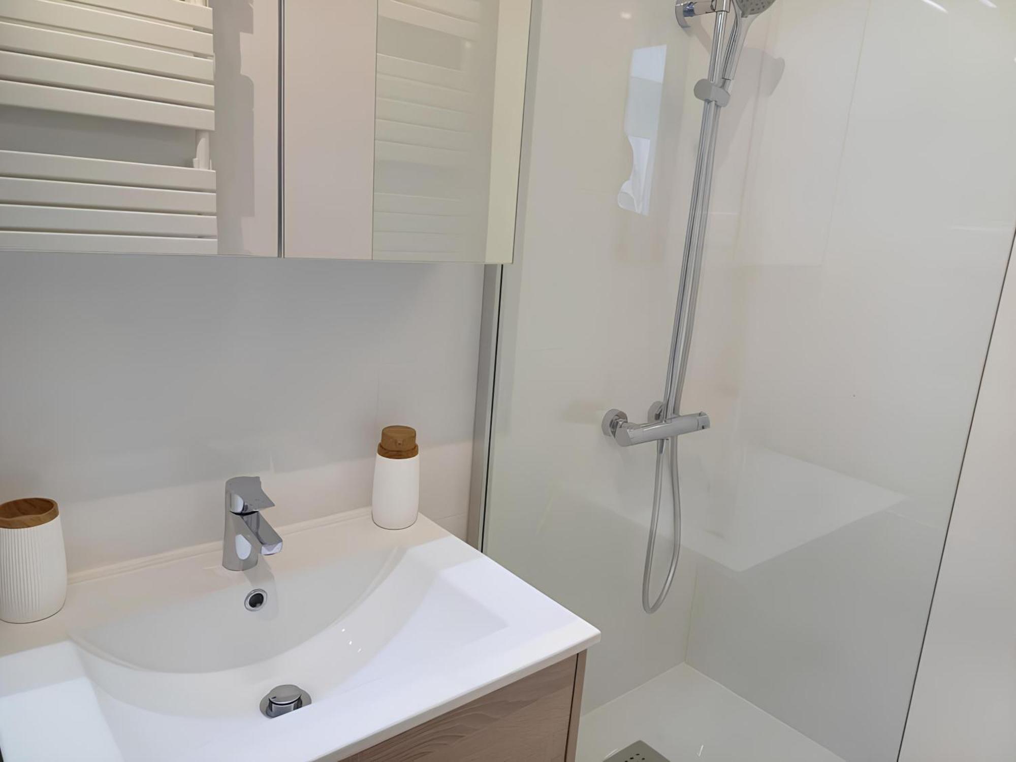Proche Chu - 4 Couchages - Parking Gratuit - Local Velo Apartment Amiens Bagian luar foto
